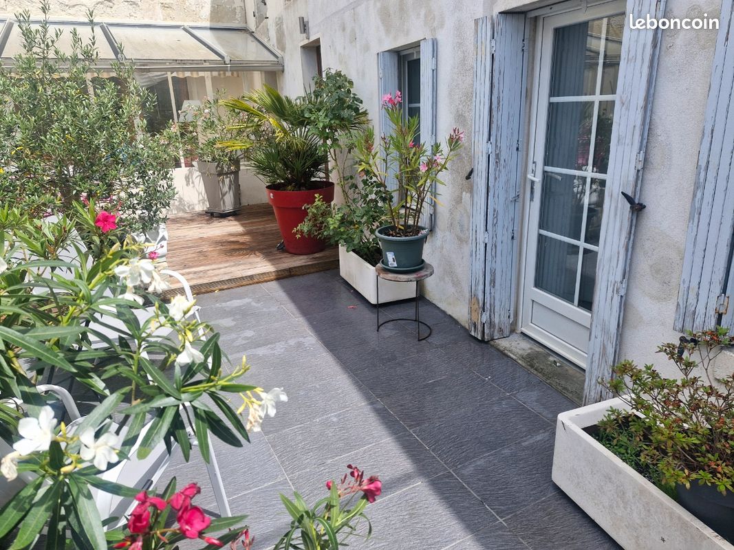 Appartement 1 pièce 25 m² · à Saintes · 25 m² · 600 €