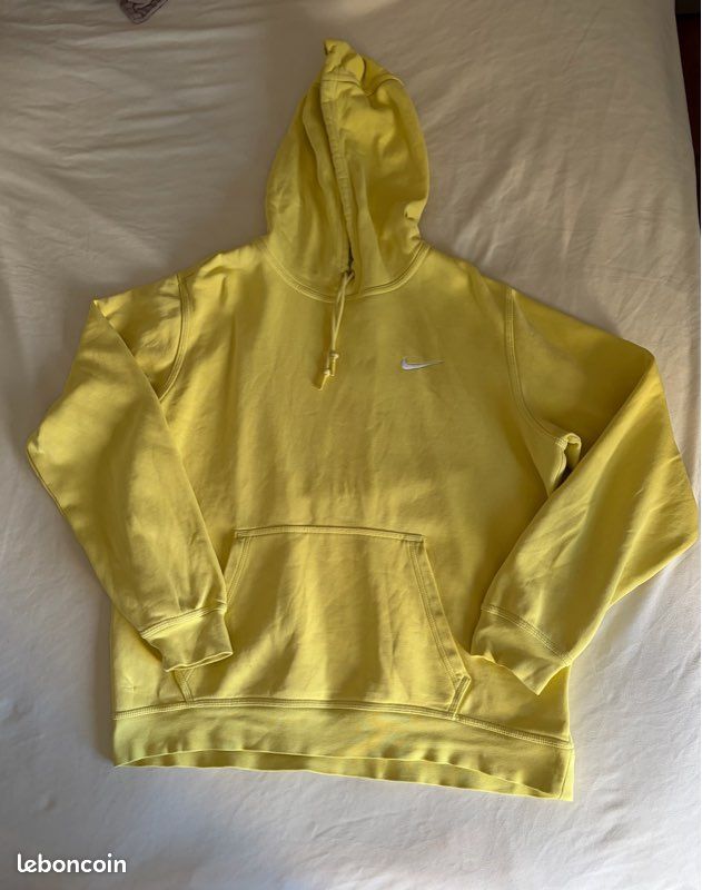 Pull nike Jaune (image 1)