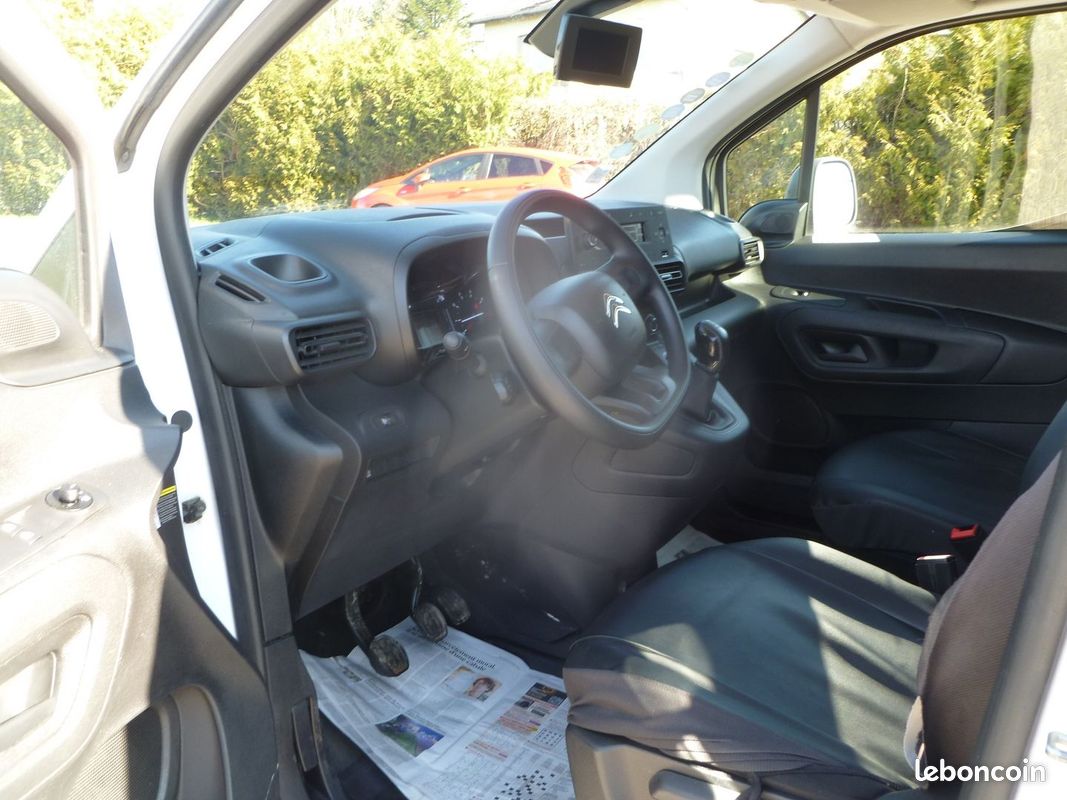 Citroen BERLINGO FOURGONNETTE 1.5 BLUE HDI 75CH TAILLE M 1000KGS CLUB (image 5)