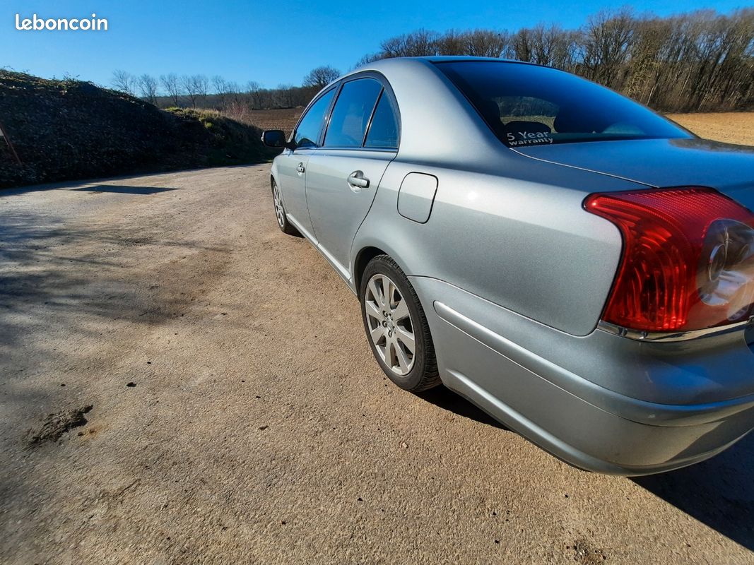 Toyota avensis (image 2)
