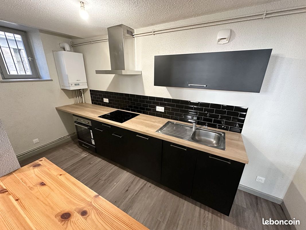 Appartement 3 pièces 60 m² · à Aurillac · 60 m² · 445 €
