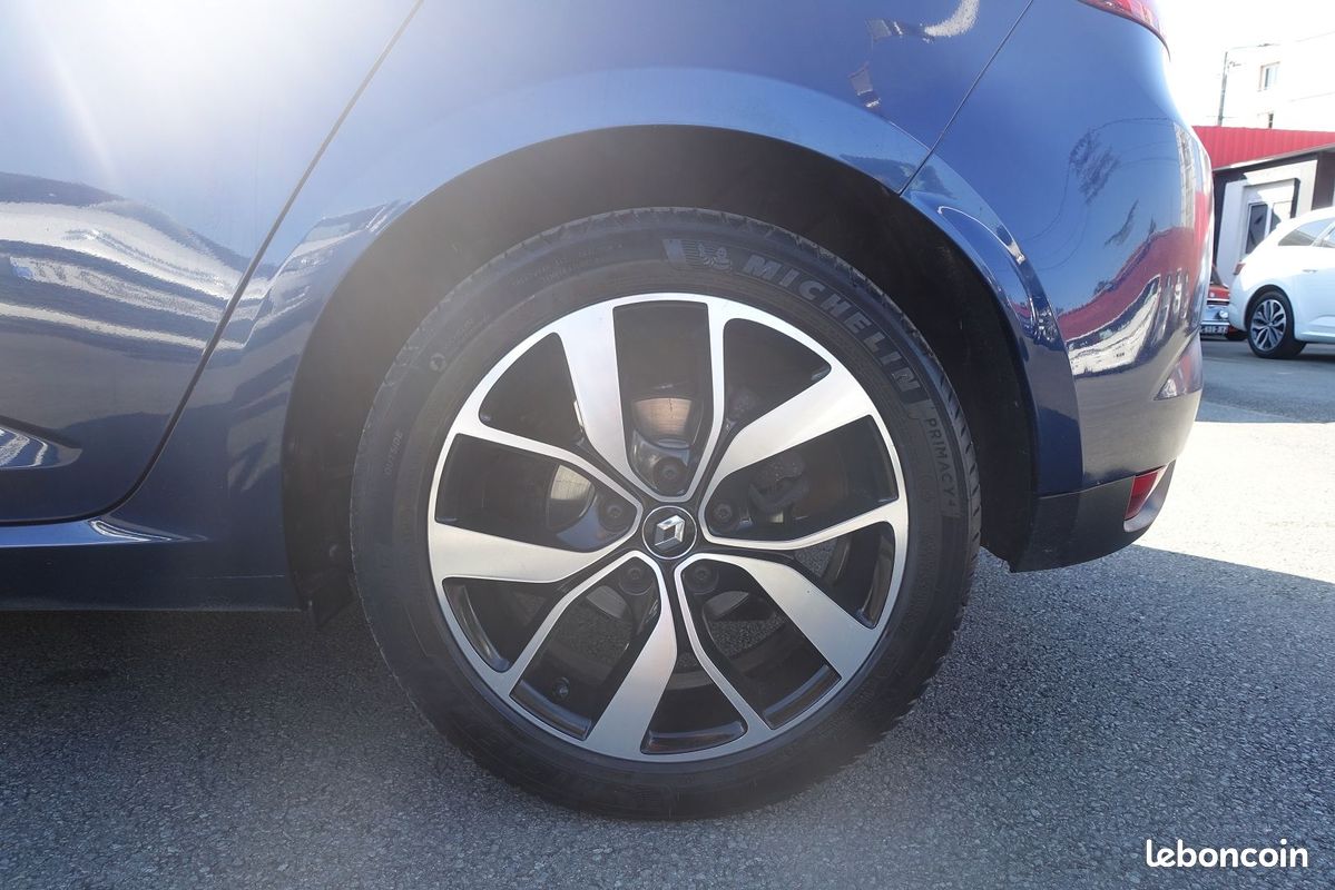 Renault MEGANE IV 1.2 TCE 100CH ENERGY LIMITED (image 20)