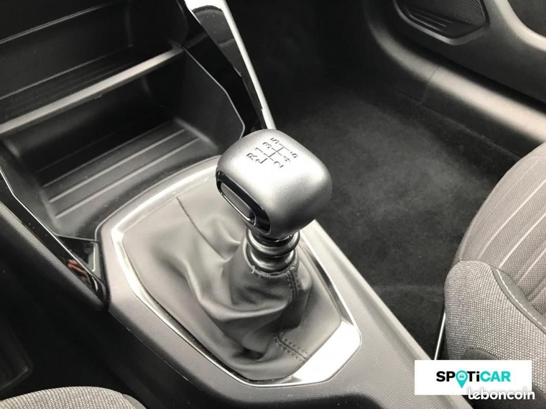 Peugeot 208 PureTech 100 S&S BVM6 Style (image 15)