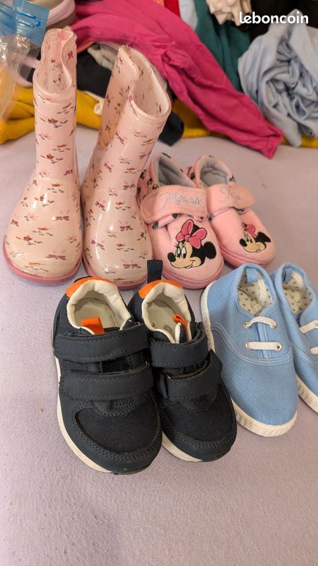 Chaussure enfant taille 20/21 Chaussures