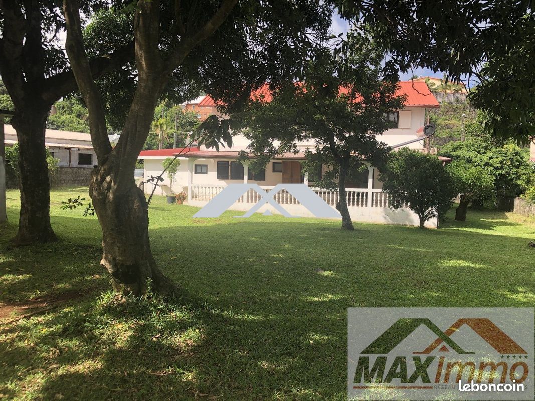Maison 5 pièces 159 m² · à Saint-Joseph · 159 m² · 1 292 €