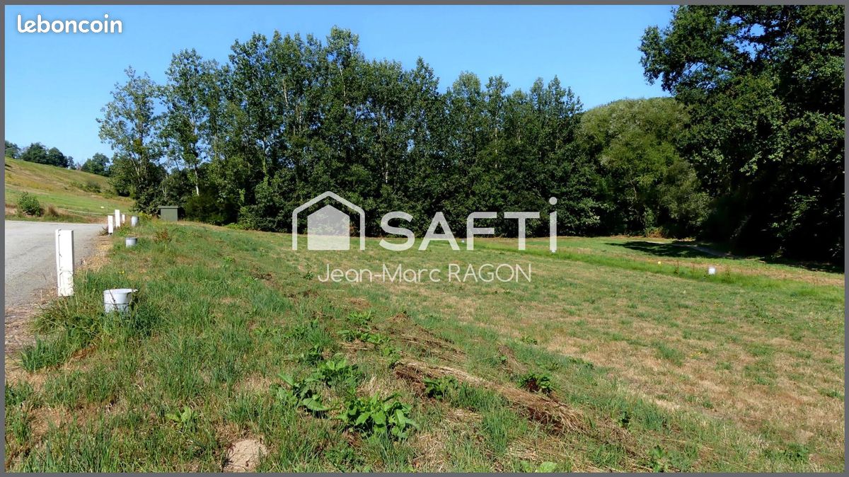 Terrain 382 m² · à Montreuil-sous-Pérouse · 382 m² · 51 357 €