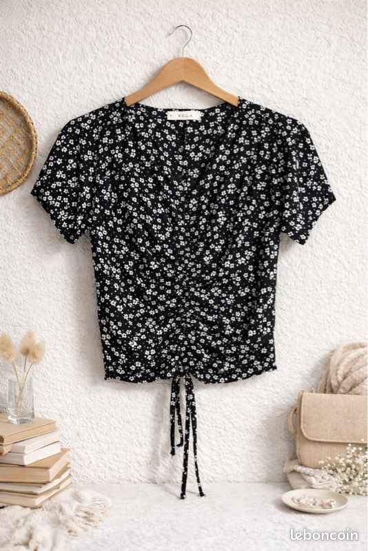 Top court femme noir et blanc T36 Pull&Bear (image 1)