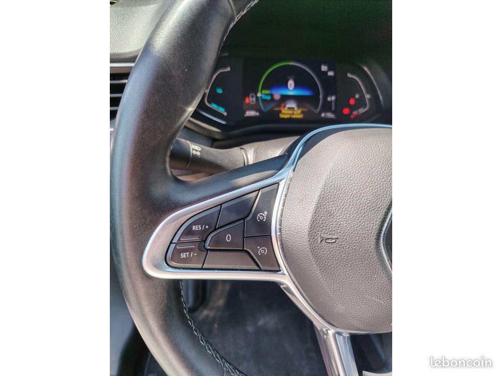 RENAULT ARKANA EVOLUTION 1.6 E-Tech Hybride 145ch BVA (image 10)