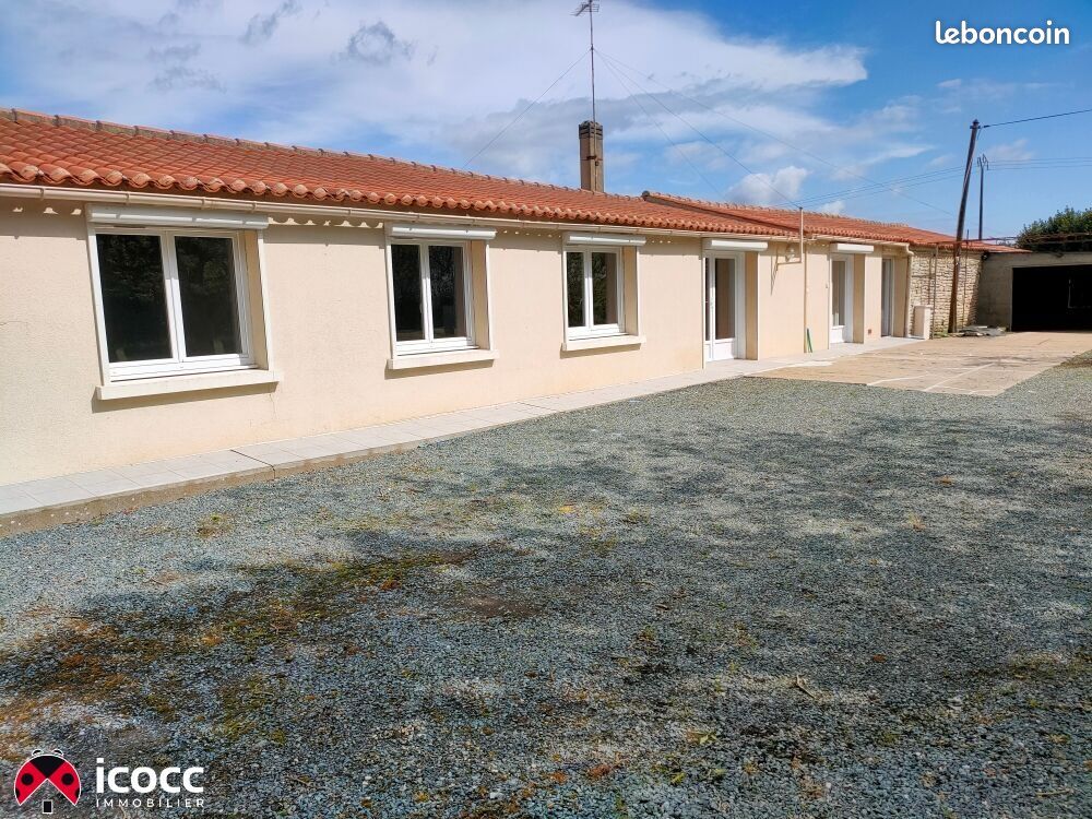 Maison 10 pièces 197 m² · à Moreilles · 197 m² · 210 000 €