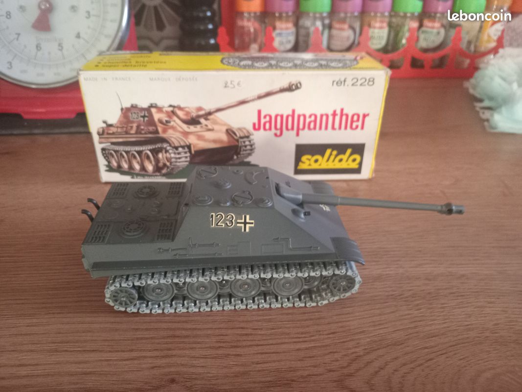 CHAR JAGDPANTHER N°228 ANNEE 9/1971 1/43eme DE LA MARQUE SOLIDO