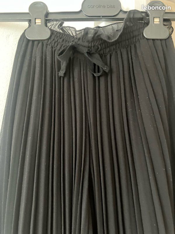 Jupe Longue Noire Zara – Édition Limitée, Taille S, Neuf Avec étiquettes, Fil Contrastant