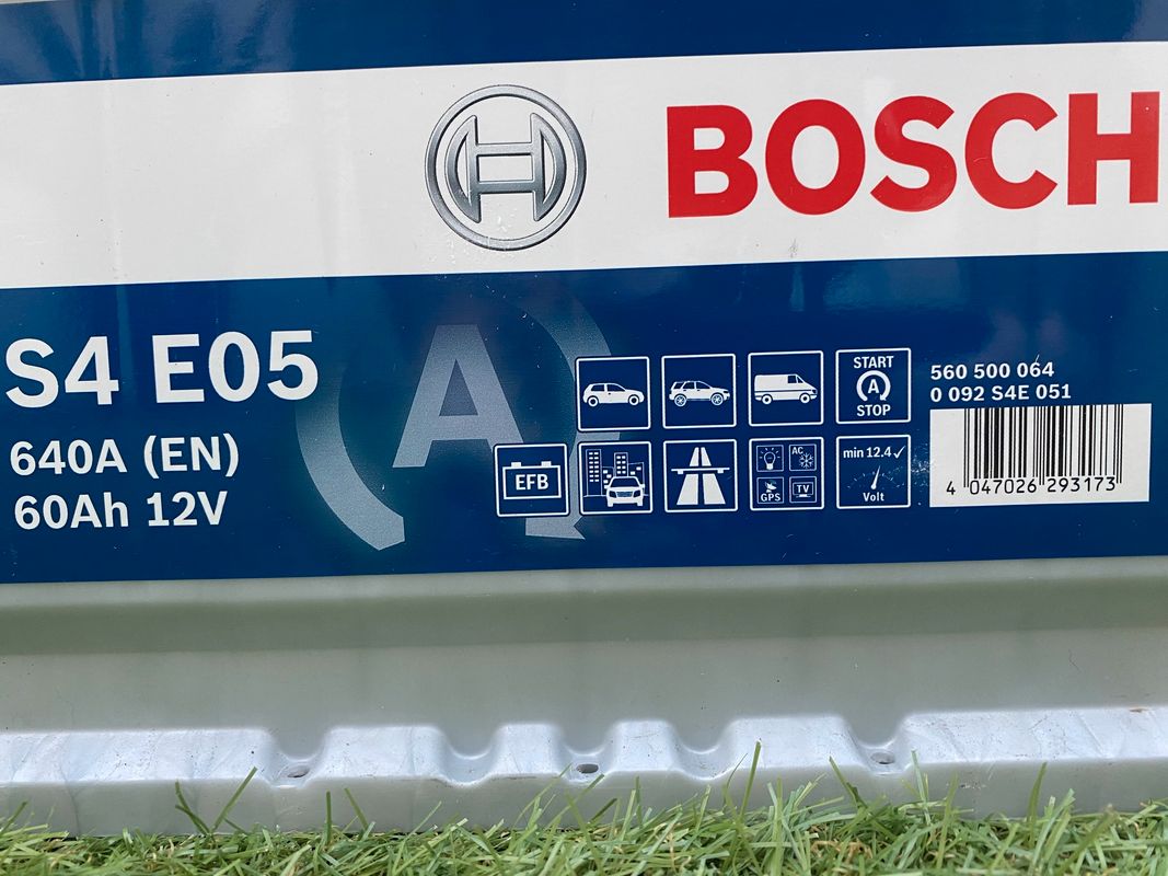 Batterie Bosch Neuve S4 E05 - Équipement auto