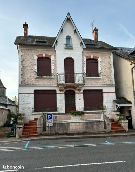 Maison 9 pièces 300 m² · à Lanuéjouls · 300 m² · 420 000 €
