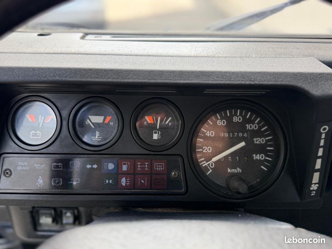 LAND ROVER DEFENDER 90 Trophy RARE 2.5 TDI Origine France Magnifique État (image 24)