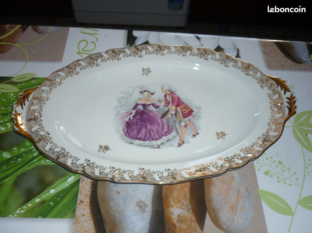 Grand plat ovale bord doré porcelaine -/n (image 1)