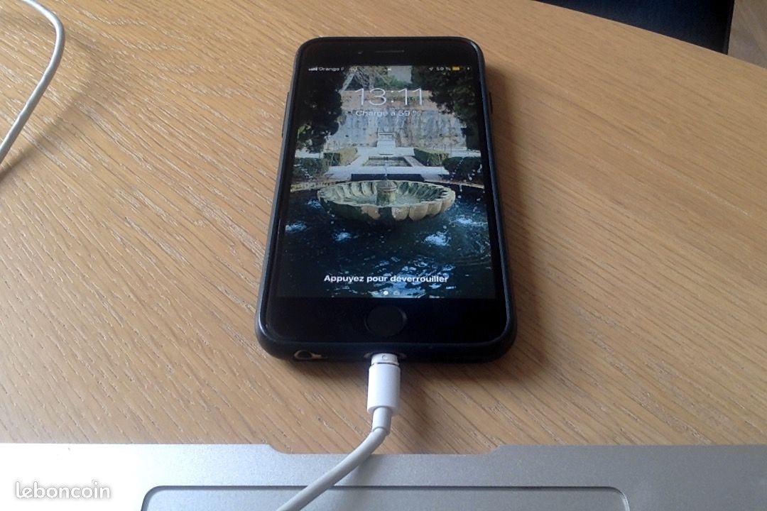 IPhone 6 32G excellent état (image 1)