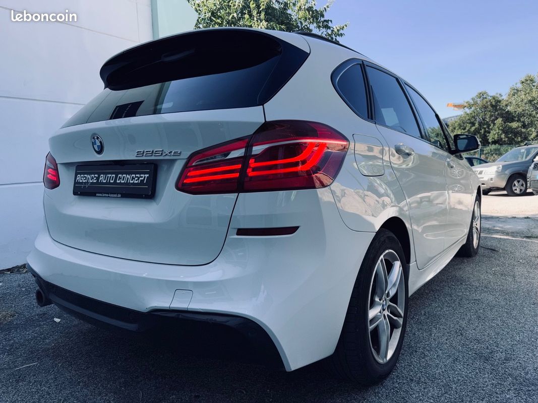 BMW SERIE 2 Active Tourer 1.5L 220CH 225 xe M Sport + SIEGES CHAUFFANTS + AFFICHAGE TETE HAUTE + HARMAN KARDON + CAMERA DE RECUL + GARANTIE 12 MOIS (image 4)