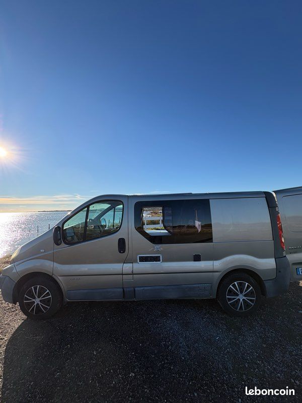 Renault Trafic 2 115 ch 2.0L dCi aménagé van (image 12)