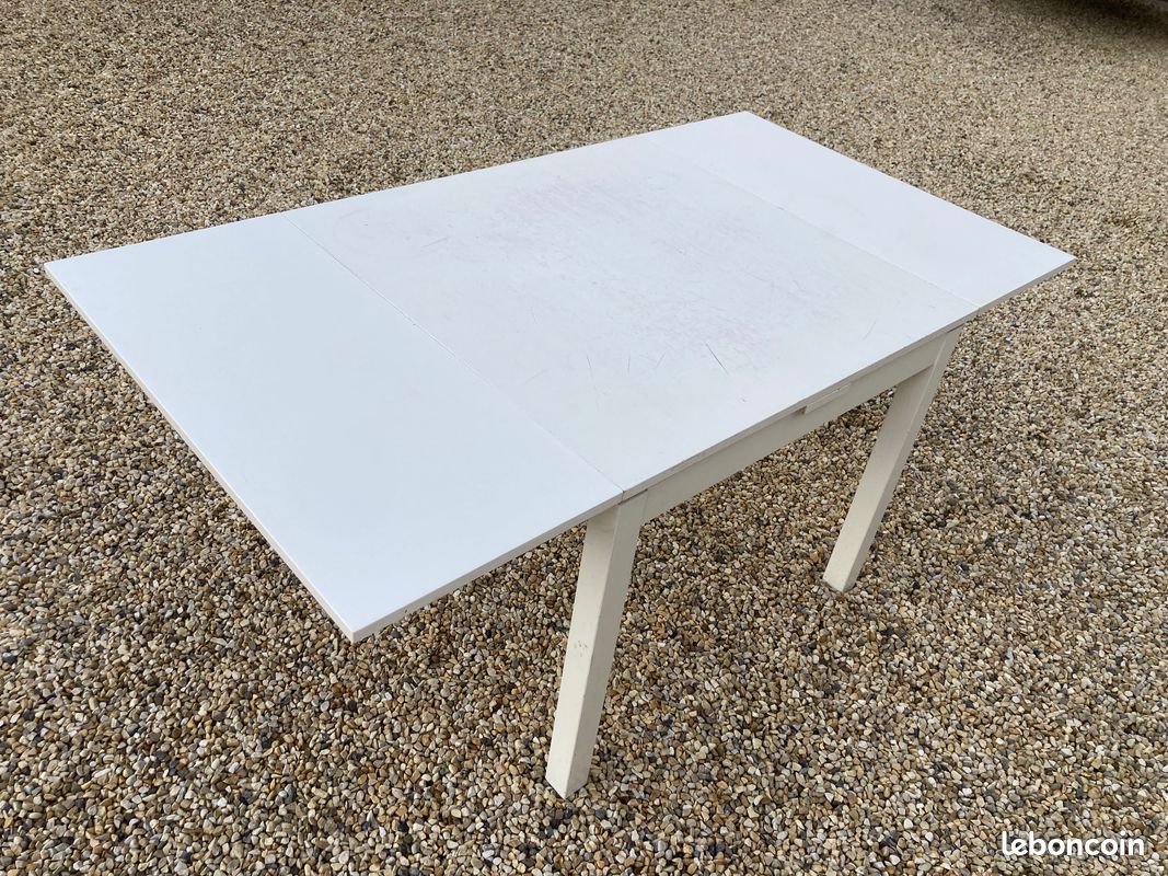 Table blanche IKEA (image 2)