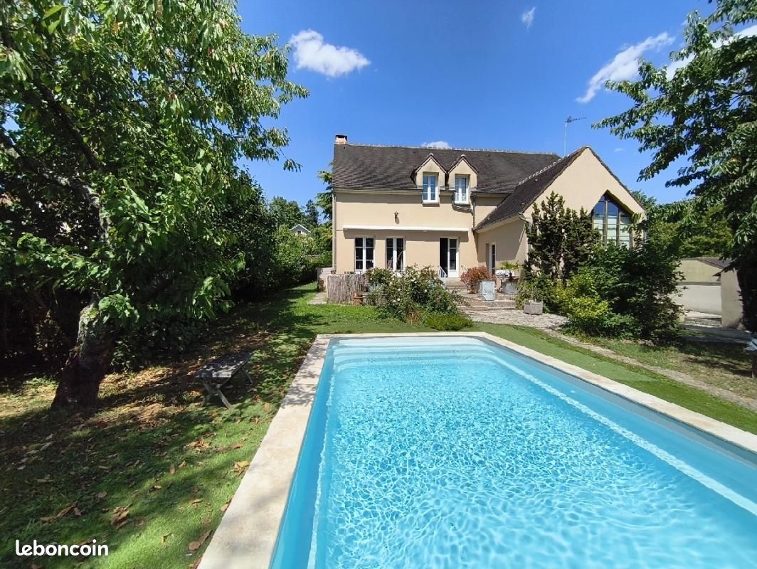 Maison 7 pièces 222 m² · à Nesles-la-Vallée · 222 m² · 679 000 €