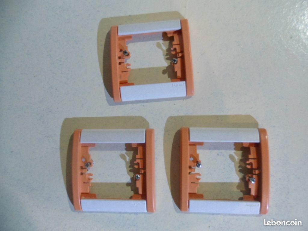 Présentoirs en carton pour PLV - Qualité et personnalisation Présentoirs en carton pour PLV - Qualité et personnalisation