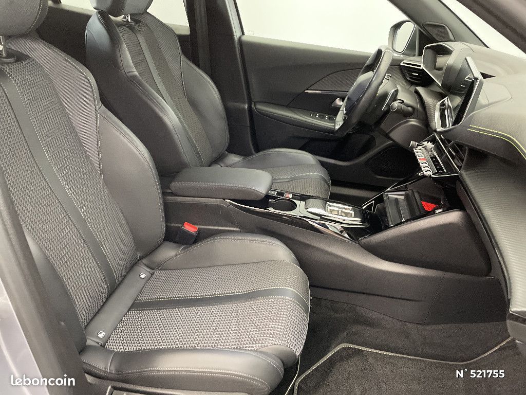Peugeot 2008 BLUEHDI 130 S&S EAT8 GT (image 10)