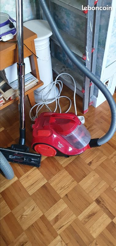 Aspirateur traîneau SANS SAC de marque moulinex rouge (image 2)