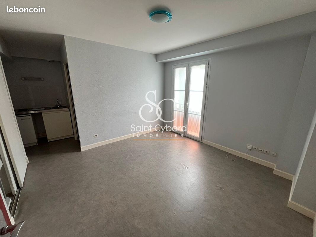 Appartement 1 pièce 20 m² · à Angoulême · 20 m² · 350 €