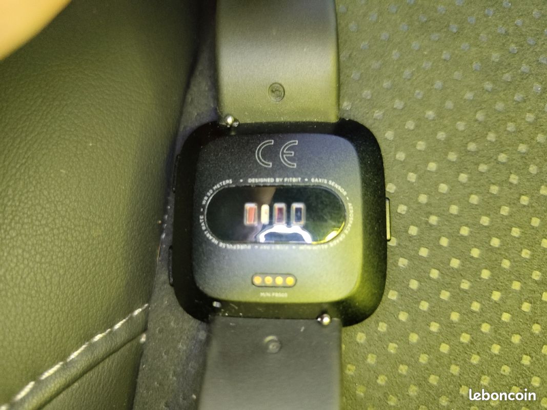 Montre connectée Fitbit (image 1)