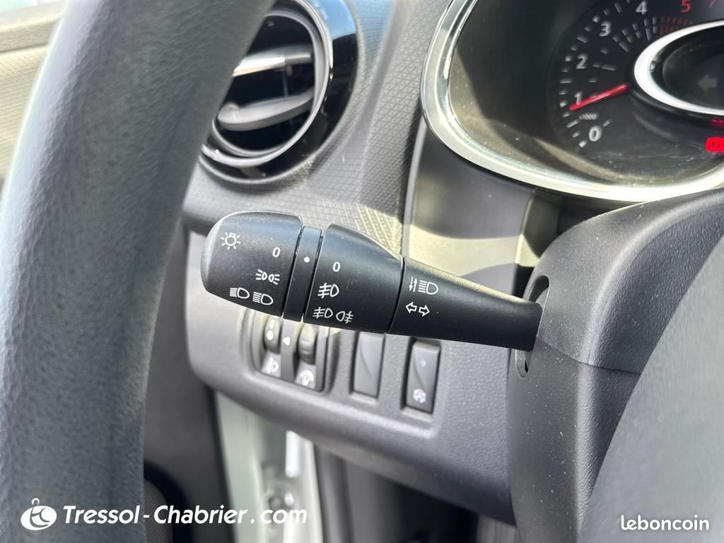 Renault Clio IV SOCIETE DCI 75 ENERGY E6C AIR (image 27)