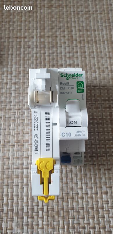 Disjoncteur 10A Auto Schneider (image 1)