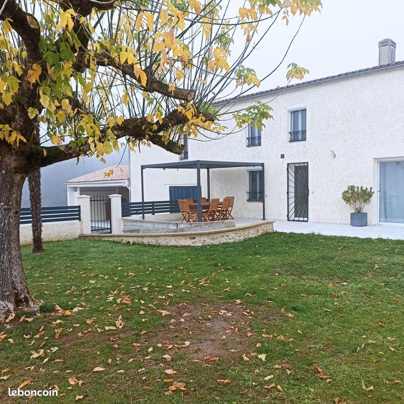 Maison 8 pièces 173 m² · à Mombrier · 173 m² · 325 000 €