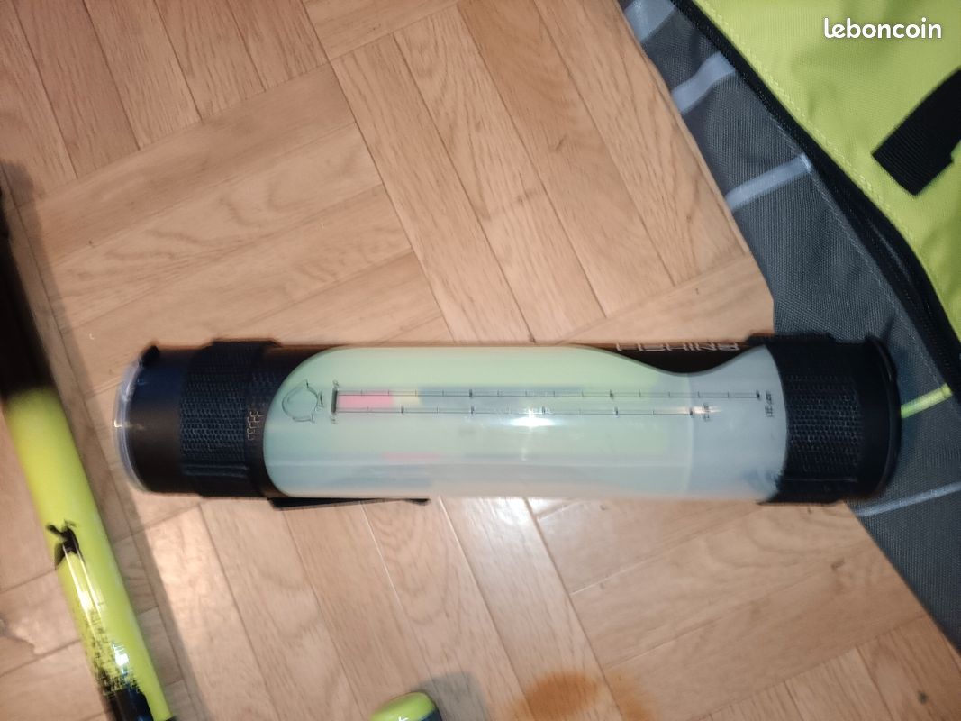 Vend canne à pêche à moulinet (image 2)