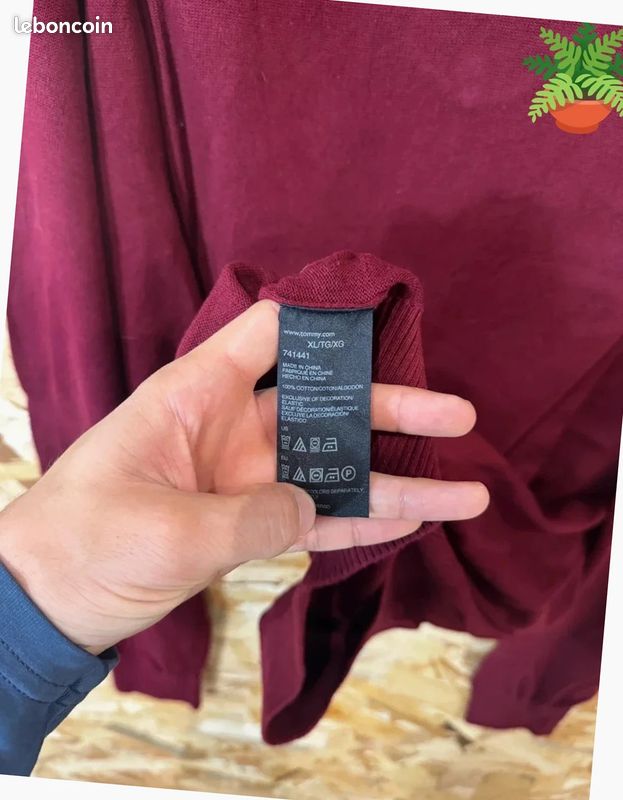 Pull tommy hilfiger rouge bordeaux col v taille XL vintage (image 5)
