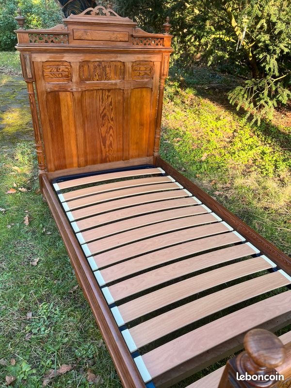 Structure de lit vintage en bois 190/90 et un sommier (image 3)