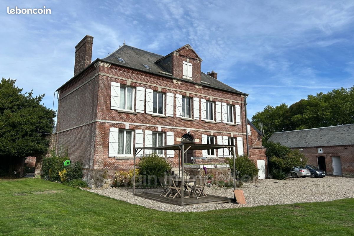 Maison 7 pièces 212 m² · à Songeons · 212 m² · 330 000 €