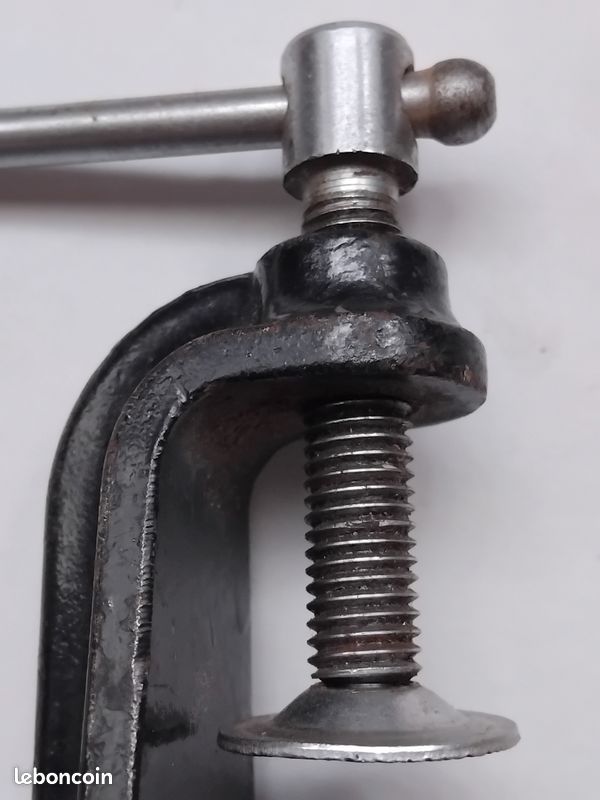 ANCIEN OUTIL ÉTAU à main Serrage bijoutier horloger Armurier Objet