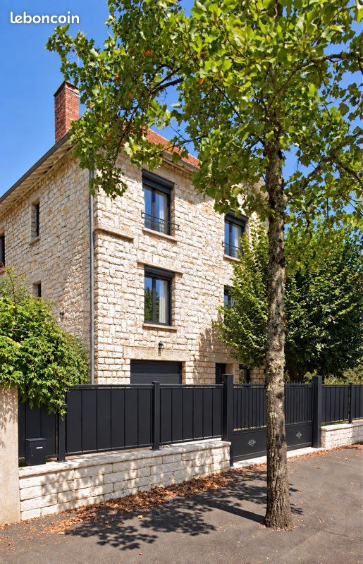Maison 7 pièces 210 m² · à Brive-la-Gaillarde · 210 m² · 498 000 €