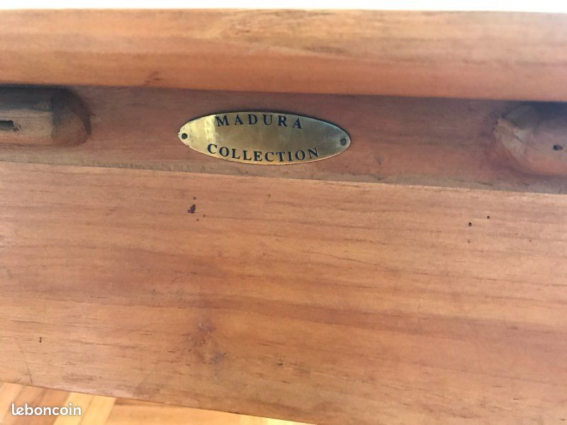 Table basse en bois, collection Madura Fly, 1 mètre sur un mètre (image 1)