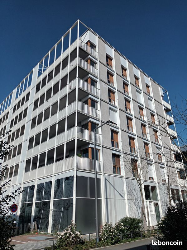 Appartement 3 pièces 70 m² · à Lille · 69,7 m² · 941 €/mois