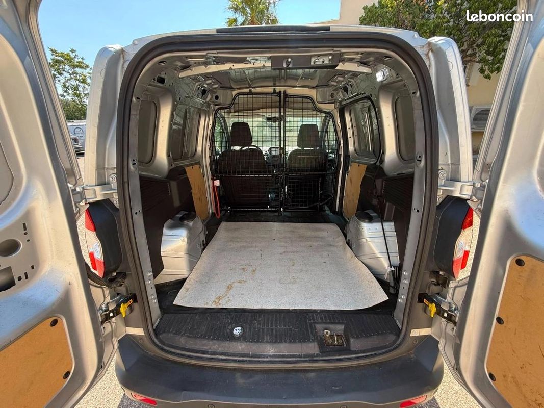 Ford Transit Courier 1.5 EcoBlue 100ch Carplay - Attelage - Pneus AR Neuf - Historique COMPLET (image 17)