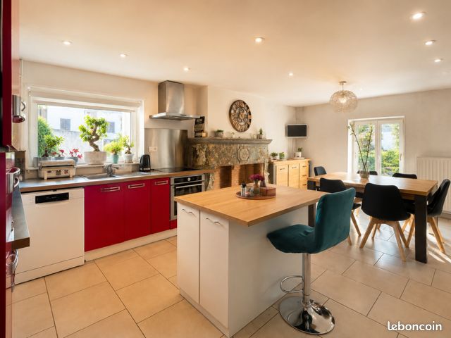 Appartement 5 pièces 138 m² · à Golbey · 138 m² · 159 900 €