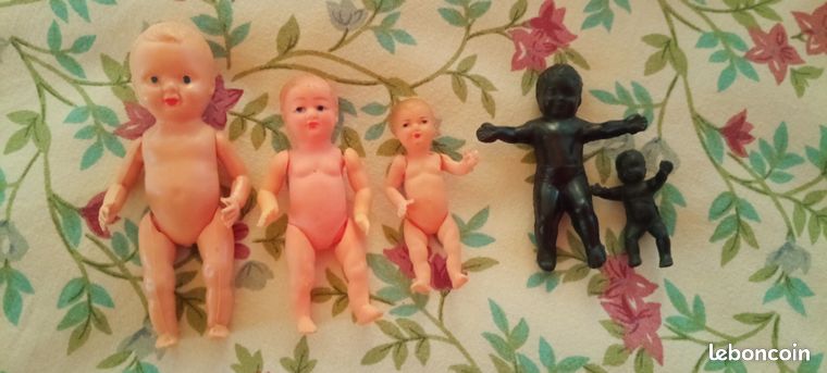 LOT DE 2 PETITES POUPEES VINTAGE - FOLKLORE - YEUX DORMEURS