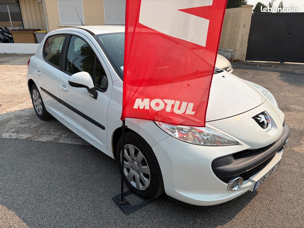 PEUGEOT 207 16 VTI 16V Pack premium (image 2)