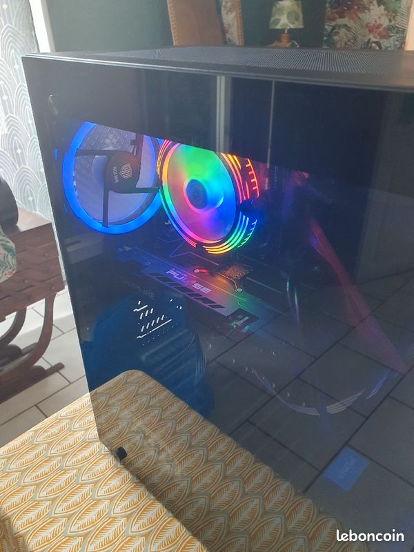 Tour pc gaming avec souris et clavier et enceintes (image 5)