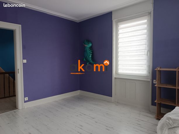 https://img.leboncoin.fr/api/v1/lbcpb1/images/e9/81/41/e98141e7ae4711e0ee14500b96f9196149cec84e.jpg?rule=ad-image