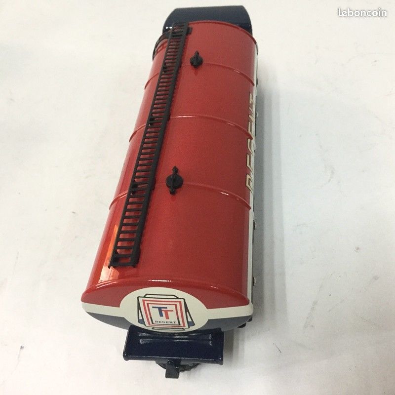 Lot 83 - A DINKY 942 Foden 14-ton tanker Regent, 2nd
