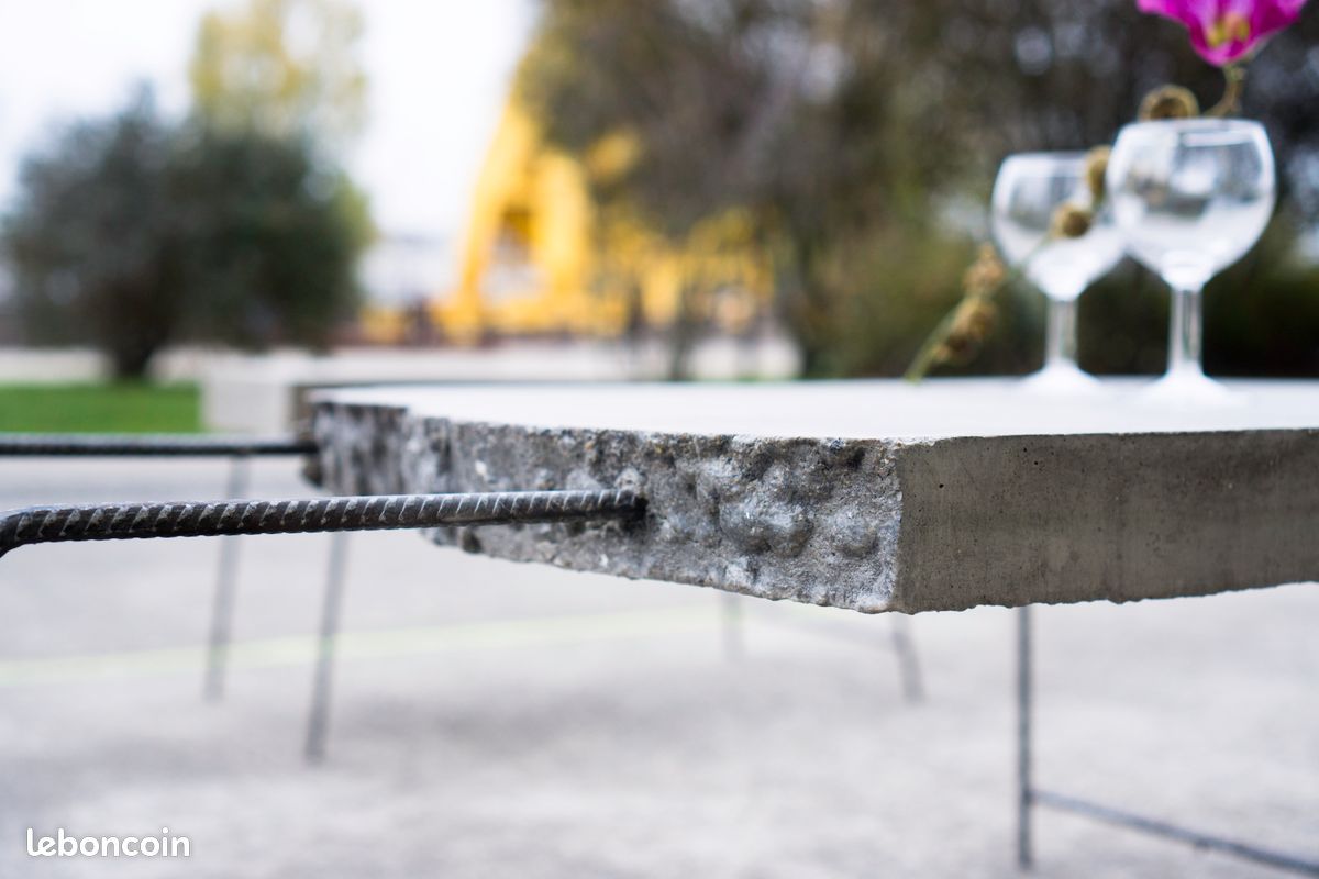 Table basse design en béton (image 5)