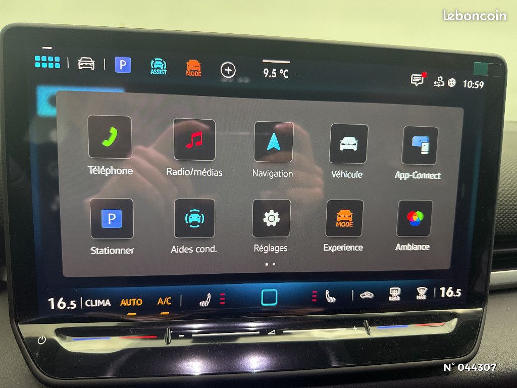 Volkswagen T-Roc 1.5 ETSI EVO2 HYBRID 150CH DSG7 R-LINE ATTELAGE (image 13)