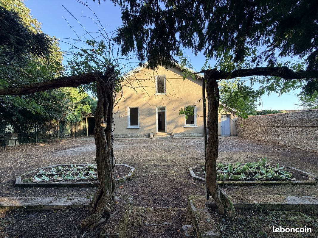 Maison 4 pièces 118 m² · à Poitiers · 118 m² · 1 050 €/mois